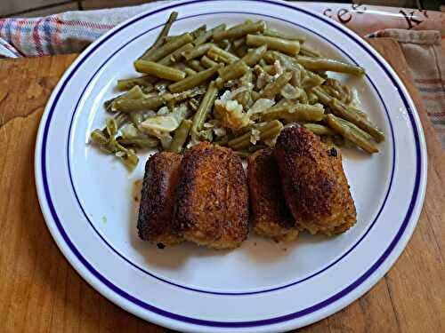 Croquettes de colin et sauté de haricots verts aux oignons