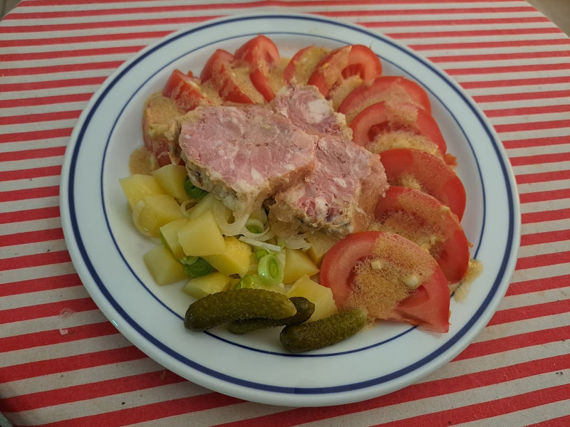 Salade de tomates au jambonneau