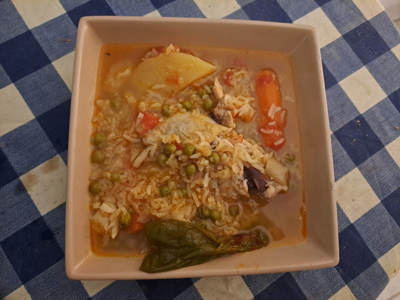 Bouillon de poulet au riz à l’andalouse