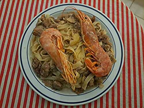 Tagliatelle aux gambones et gambas à la sauce brune aux marrons