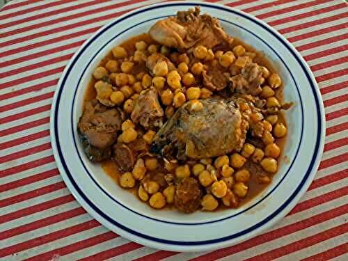 Viscères et tête de lapin aux pois chiches à la tomate