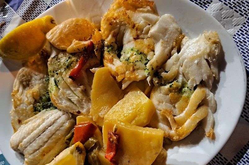 Filets de ràsada ou abadèche à la plancha et sauce ail et persil