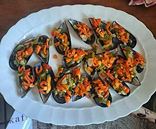 Moules farcies aux poivrons verts et rouges et au vinaigre de cidre