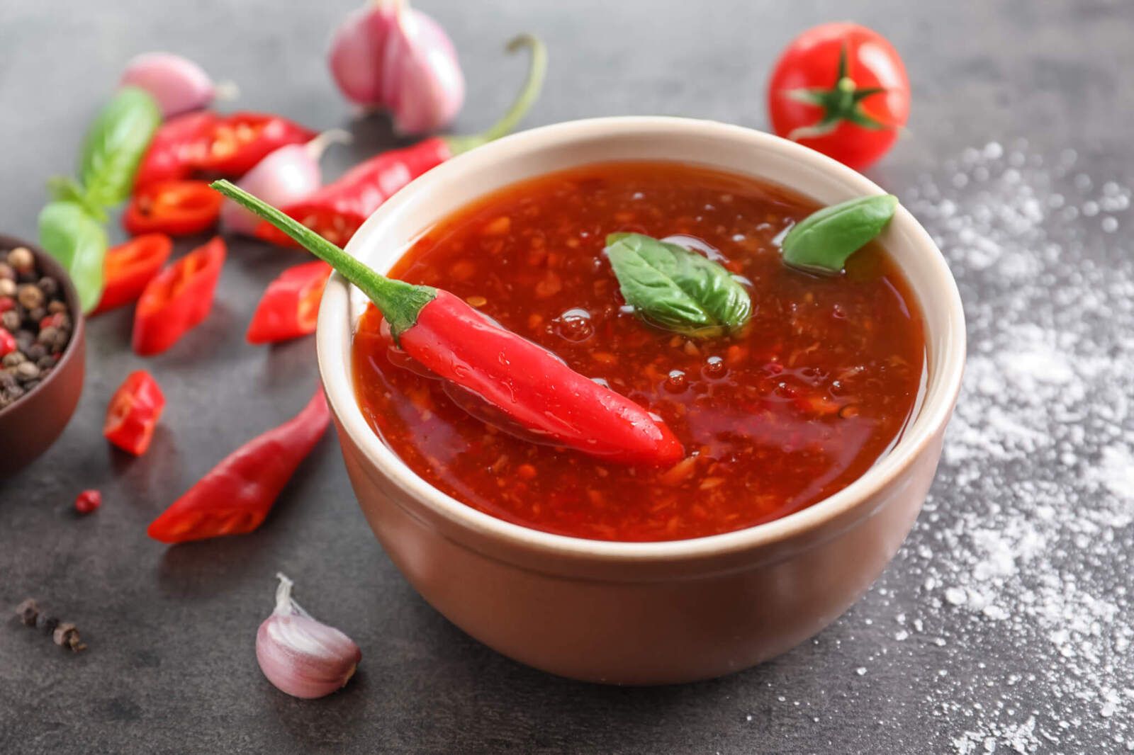 Sauce piquante au piment chili rouge… ATTENTION DANGER !!! Red Hot Chili Pepper sauce
