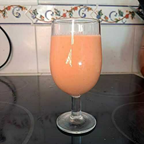 Milkshake de papaye et fruits rouges