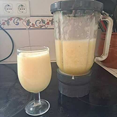 Milkshake ou batido d’ananas et melon blanc au jus d’ananas