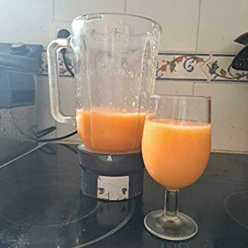 Smoothie de melon blanc et papaye au jus de citron