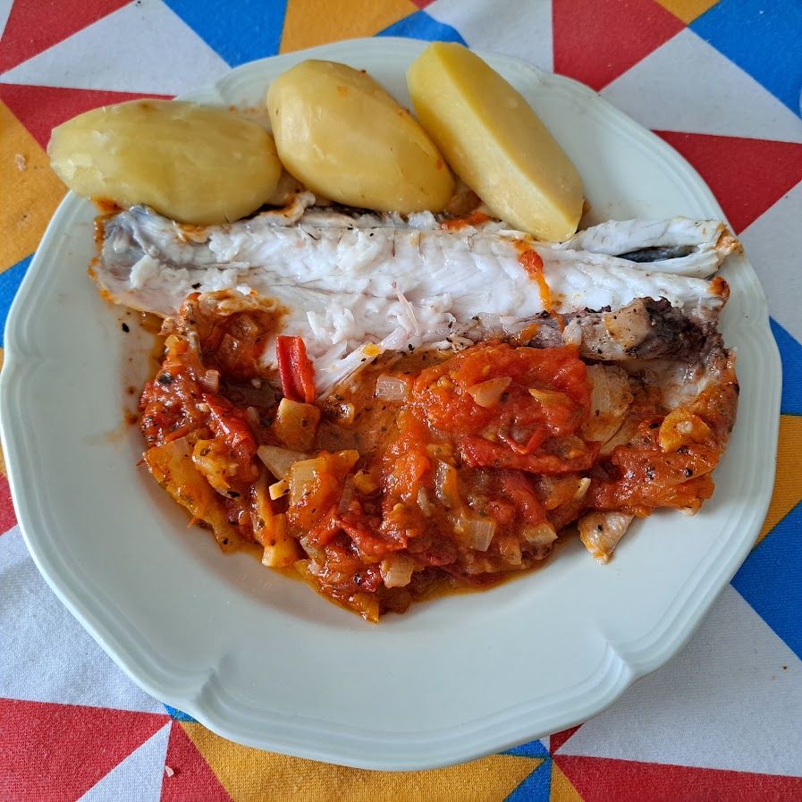 Bar de ligne à la fondue de tomates à l’antillaise