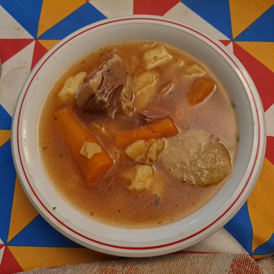 Bouillon aux restes de pot au feu de jarret de porc