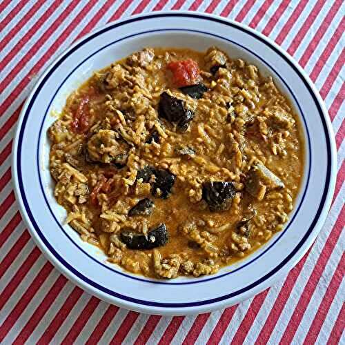 Dahl d’aubergines et de tomates à la viande hachée pimentée