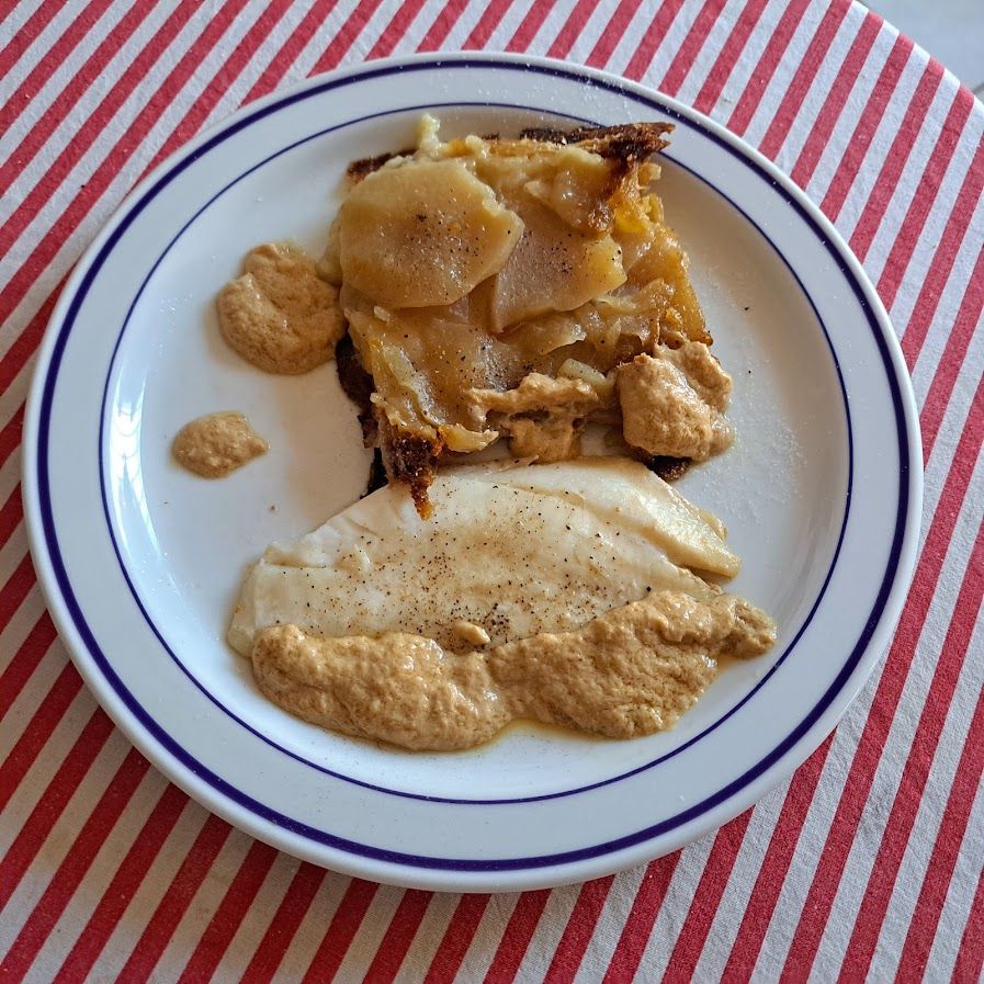 Filet de vivaneau à la sauce au radis noir et gratin de choux-raves à la dauphinoise