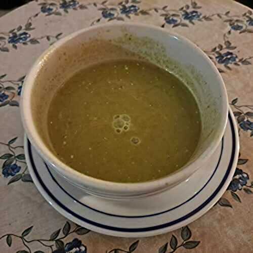 Potage de fanes de céleri branche à la crème