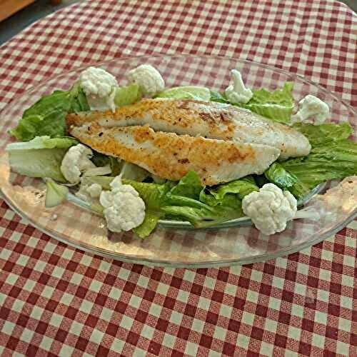Filet de panga à la plancha et salade de laitue romaine au chou-fleur
