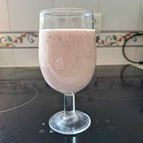 Milkshake ou batido de banane aux myrtilles