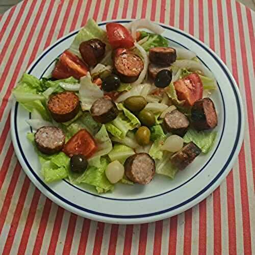 Salade de laitue romaine aux saucisses et chorizos