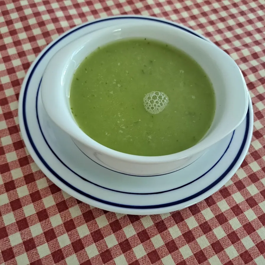 Gazpacho au concombre et aux poivrons verts
