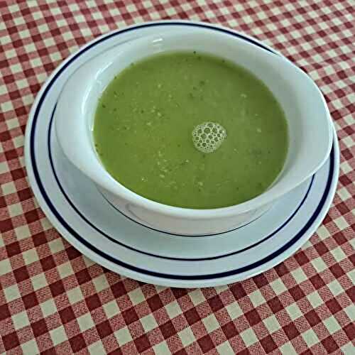 Gazpacho au concombre et aux poivrons verts
