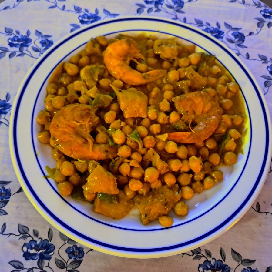 Curry de filet de lieu jaune aux pois chiches et lait de coco