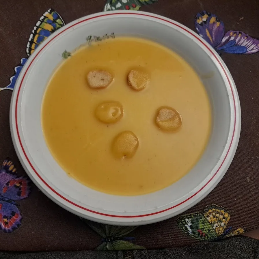 Velouté de butternut au lait de coco et au thym
