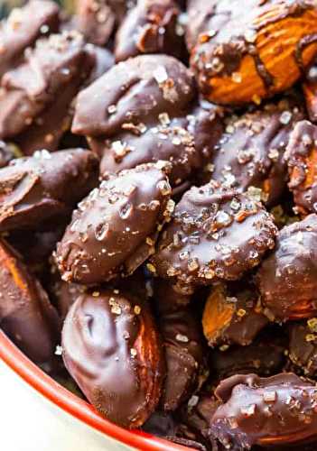 Amande au chocolat noir et sel de mer (Collation gourmande parfaite!)