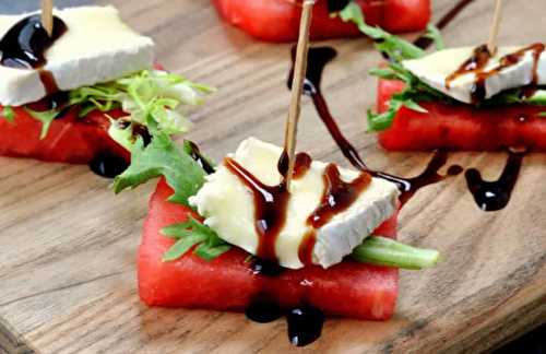 Brie, melon d’eau, roquette... Un amuse-gueule d’été absolument parfait!