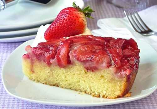 Ce gâteau renversé aux fraises est absolument irrésistible!