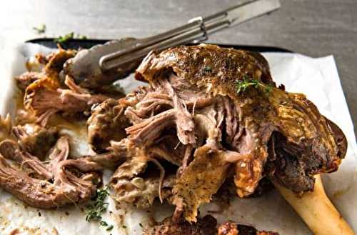 Ce gigot d'agneau a la mijoteuse est super tendre et tellement facile à faire...