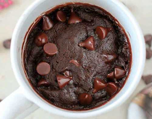 Cette recette de brownies dans une tasse prend 3 minutes à préparer!
