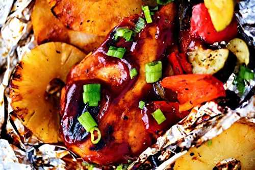 Cette recette facile de poulet grillé à l'ananas sur le BBQ est délicieuse et rafraîchissante!