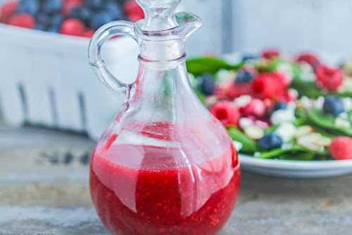 Cette vinaigrette à la framboises est à tomber par terre... À vos salades!