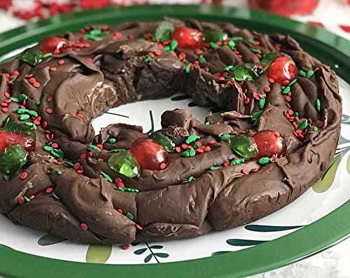 Il vous faut cette couronne de Noël en fudge au centre de votre table!