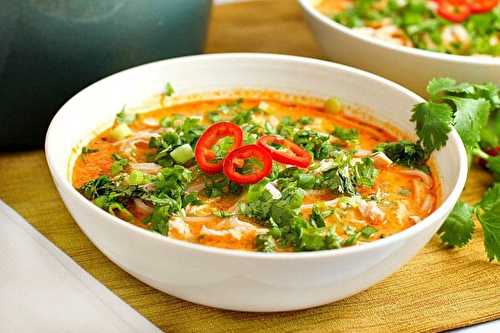 La délicieuse recette facile de soupe poulet et nouille à la thaïlandaise!