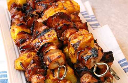 La meilleure recette de brochettes de poulet au bacon et à l’ananas!