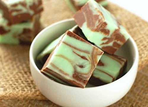 La meilleure recette de fudge au chocolat à la menthe super facile...