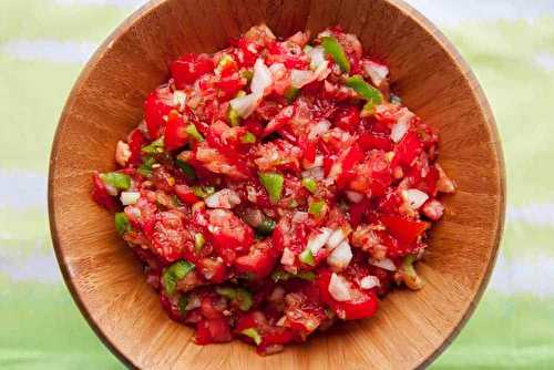 La meilleure recette de salsa de tomates fraîches (Super facile)!