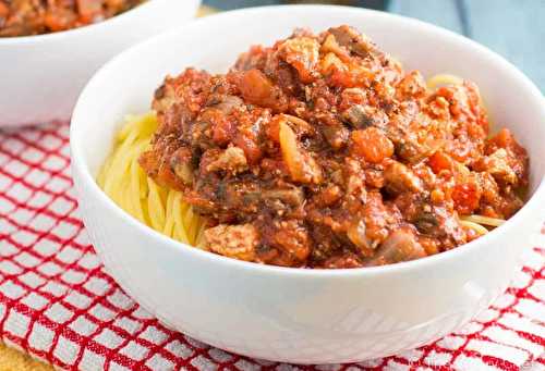 La meilleure recette de sauce à spaghetti végétarienne (Très facile!)