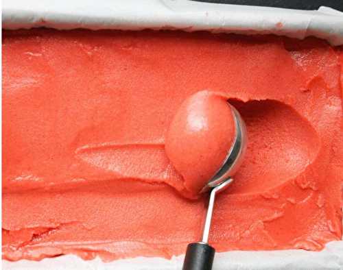 La meilleure recette de sorbet aux fraises maison!