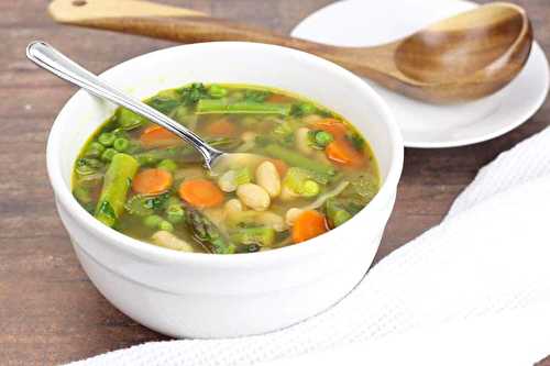 La meilleure recette de soupe aux légumes du printemps (Facile à faire)!