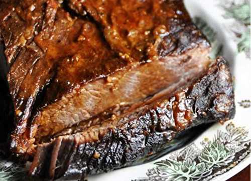 La meilleure recette facile de brisket au sirop d'érable à la mijoteuse!