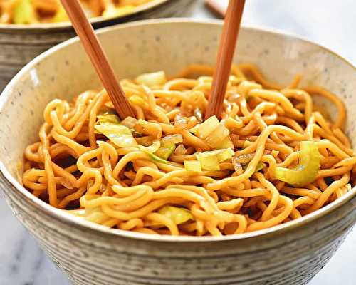 La meilleure recette facile de chow mein au poulet!