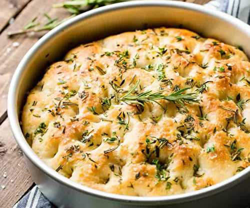 La recette de focaccia aux herbes la plus facile à faire!