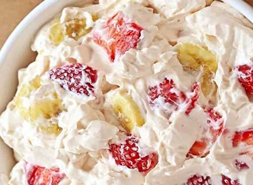 La recette de salade de fraises et bananes au gâteau au fromage!