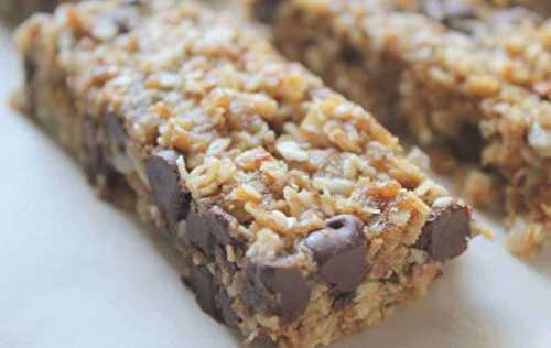 La recette facile pour faire des barres tendres au granola et chocolat!