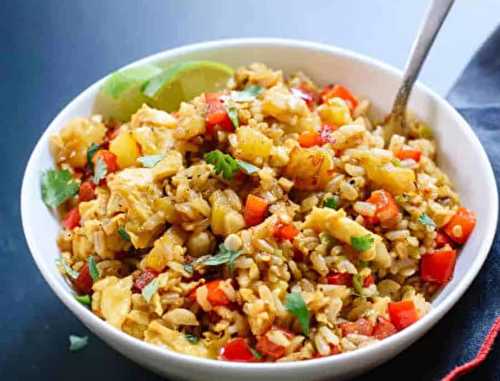 La recette parfaite de riz frit thaïlandais à l'ananas!