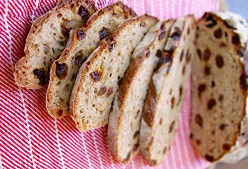 La recette super facile pour faire un délicieux pain à la cannelle et raisins secs!