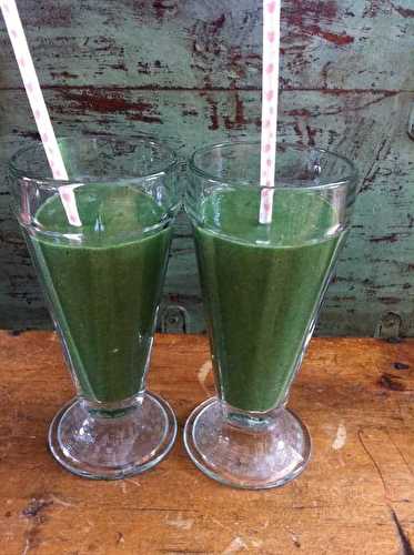 La recette très simple de smoothie vert spiruline de Jacynthe Renée