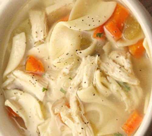 La soupe au poulet et nouilles la plus facile à faire (20 minutes!)