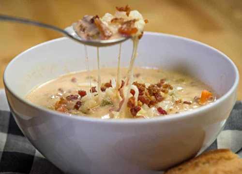 La soupe-repas «cheeseburger avec bacon» qui sort de l'ordinaire (À la mijoteuse!)