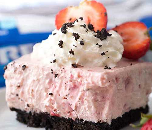 Le délicieux gâteau au fromage aux fraises et biscuits Oréo!