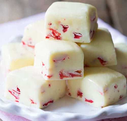 Le fudge à la limonade et aux fraises qui prend 5 minutes à faire...